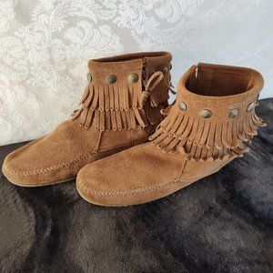 Minnetonka Leather Fringe Sandles